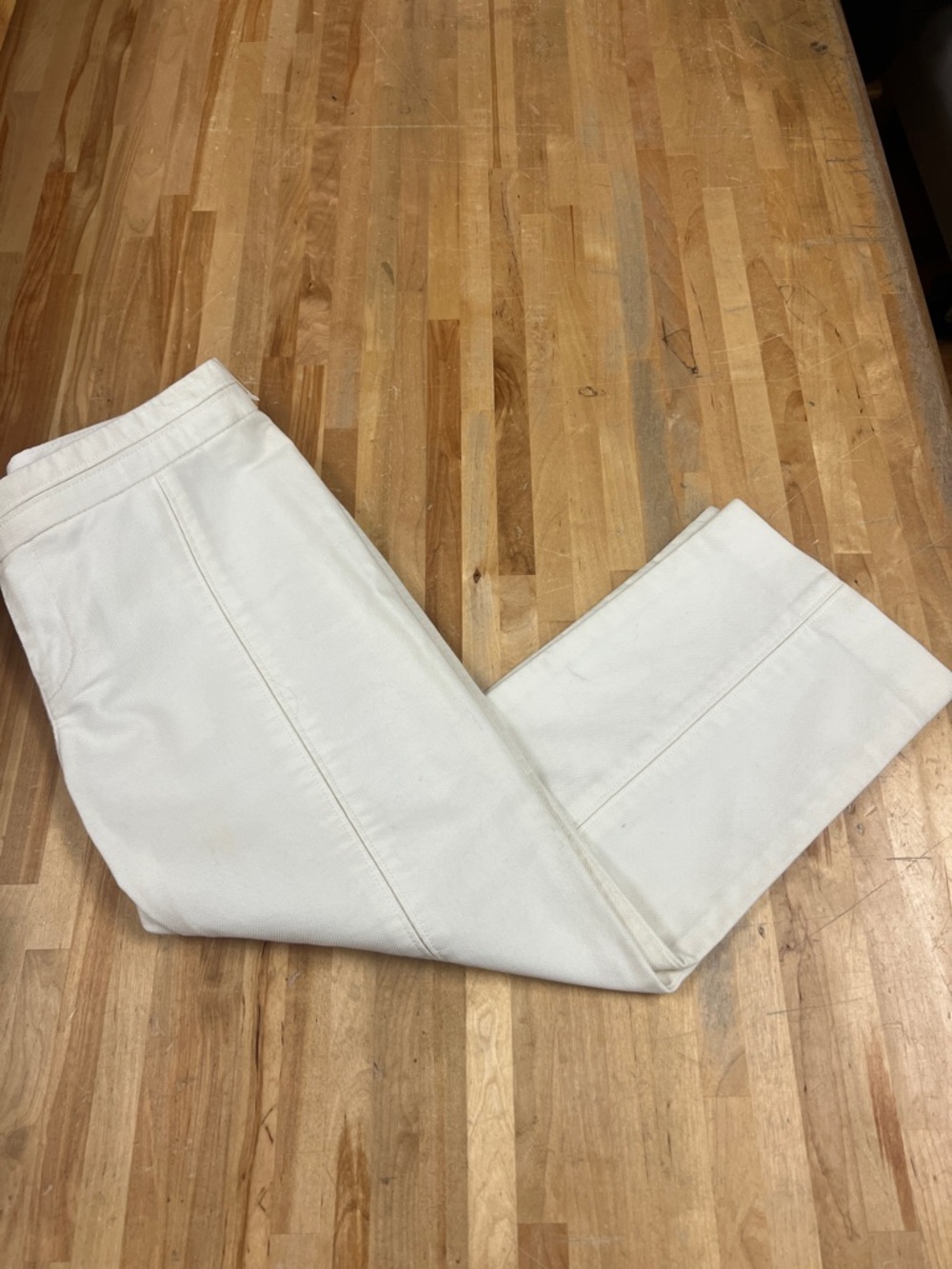 Saks Fifth Avenue white capris sz 4